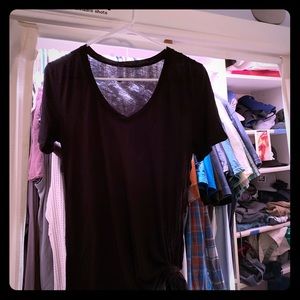 Lulu v-neck with tie up side